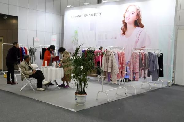 產(chǎn)業(yè)新機(jī)遇，時(shí)尚新未來——2019武漢國際紡織面料及輔料展覽會(huì)盛大開幕